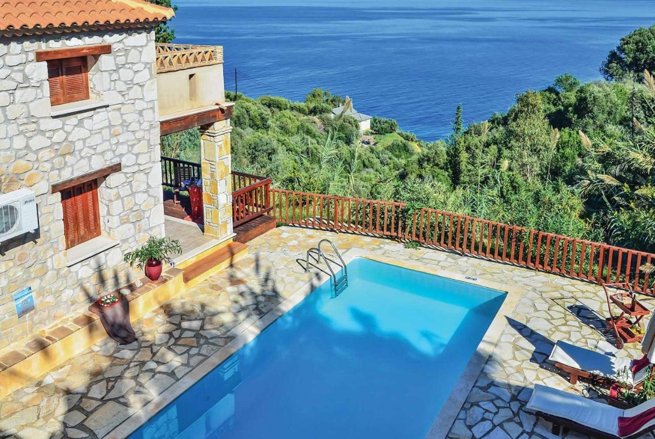 Eleni Vassilikos Zakynthos Vila Xirokastellon